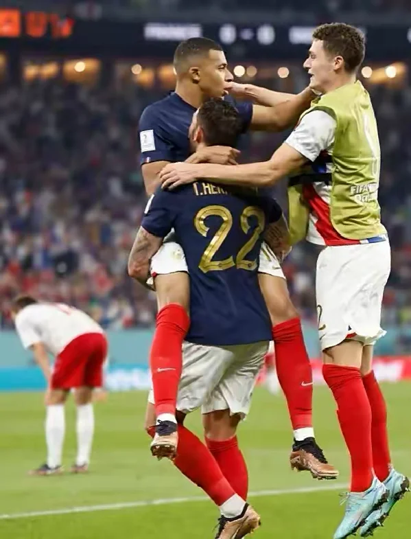 金年会-晋级下一阶段引发热议！，Karsa在法国队比赛中险胜全场沸腾不已(ra中单strive)